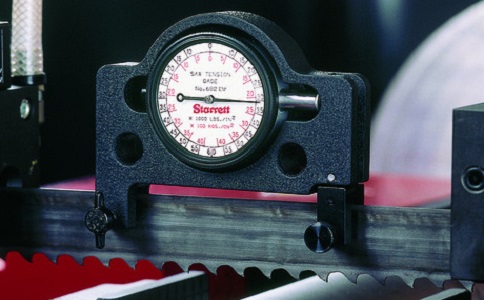 海西锯切钛合金用双金属带锯条还是硬质合金带锯条？